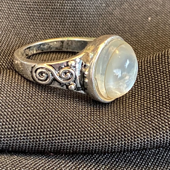 Silver Faux Moonstone Ring Size 8 - Picture 6 of 7